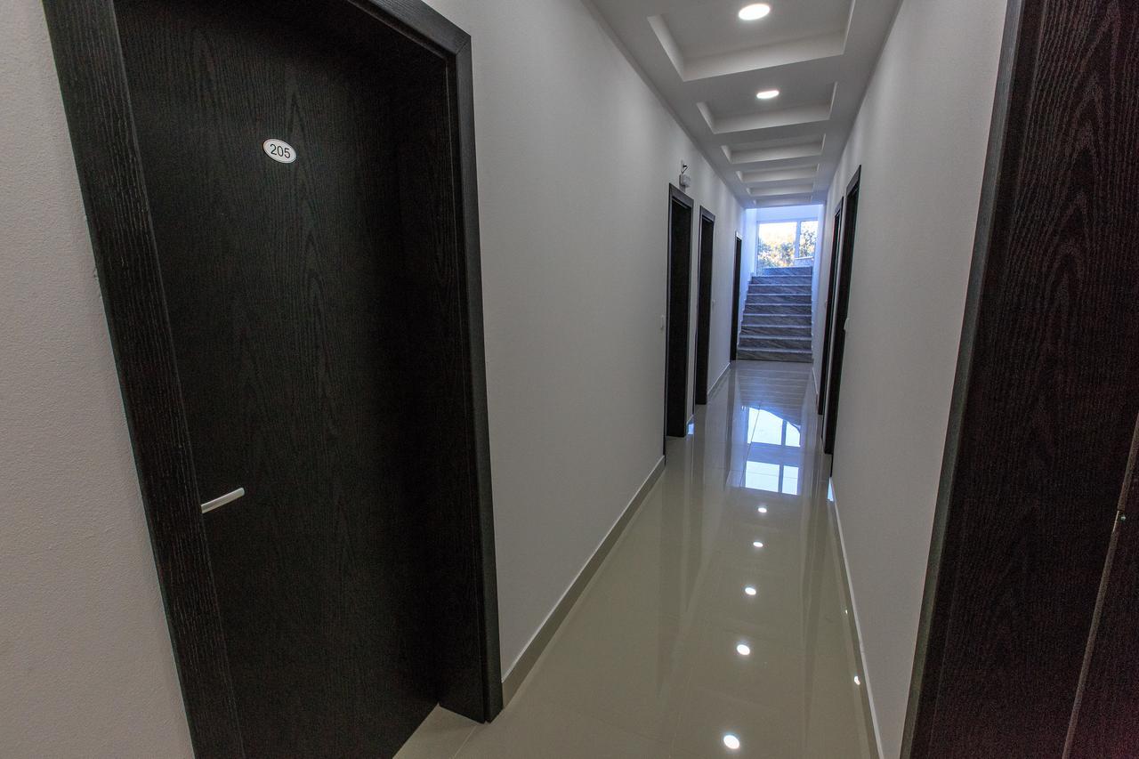 Scandinavian Hotel - Ulcinj Ulqin מראה חיצוני תמונה