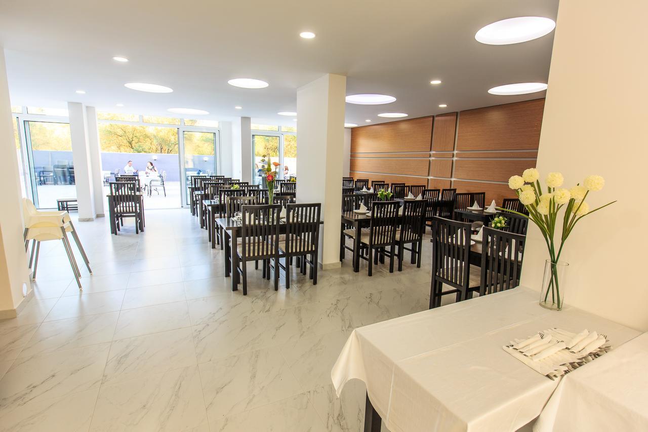 Scandinavian Hotel - Ulcinj Ulqin מראה חיצוני תמונה