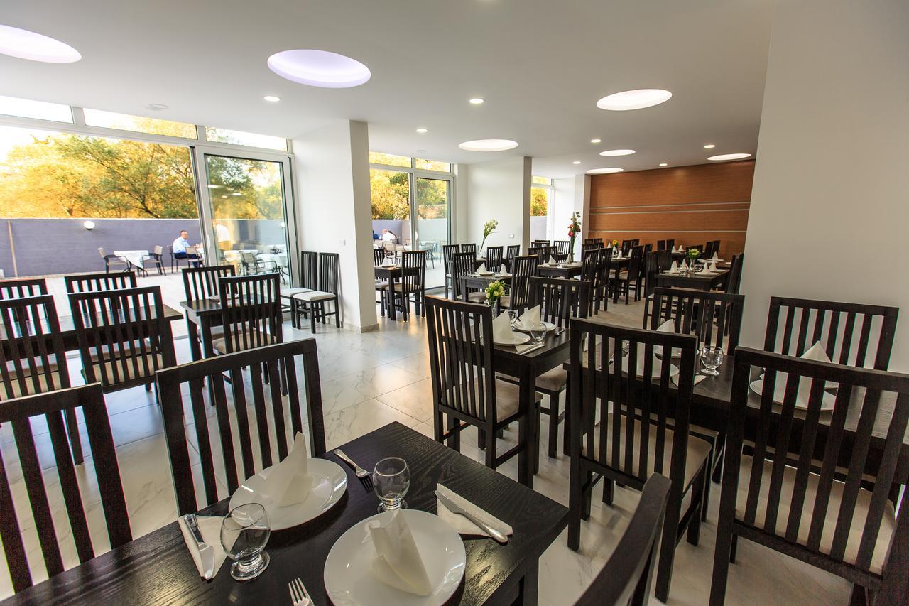 Scandinavian Hotel - Ulcinj Ulqin מראה חיצוני תמונה